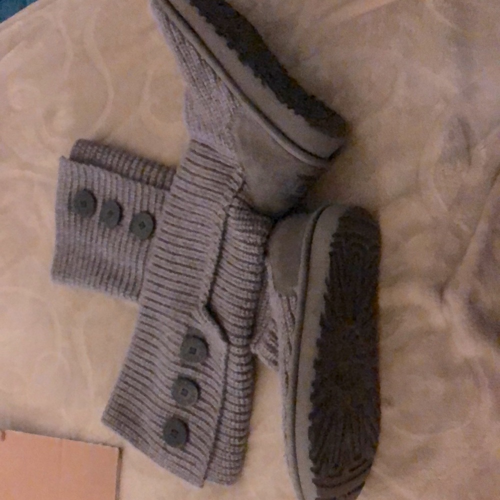 Ugg buttoned size 8 cold weather boots